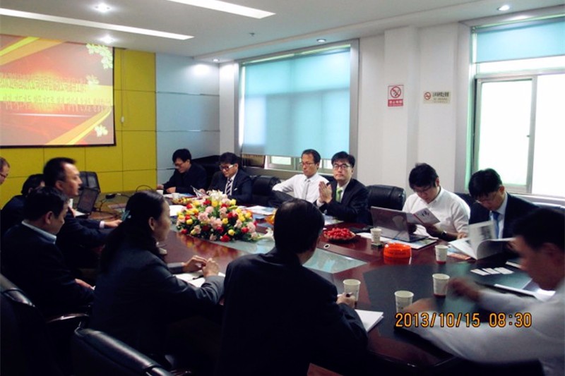 韓國現代相關領導到十堰精密公司進行現場評審